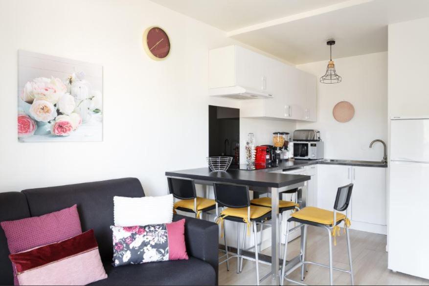 Appartement Cozy: 10/15 Min Des Champs Elysee ซัคทรูวิลล์ ภายนอก รูปภาพ