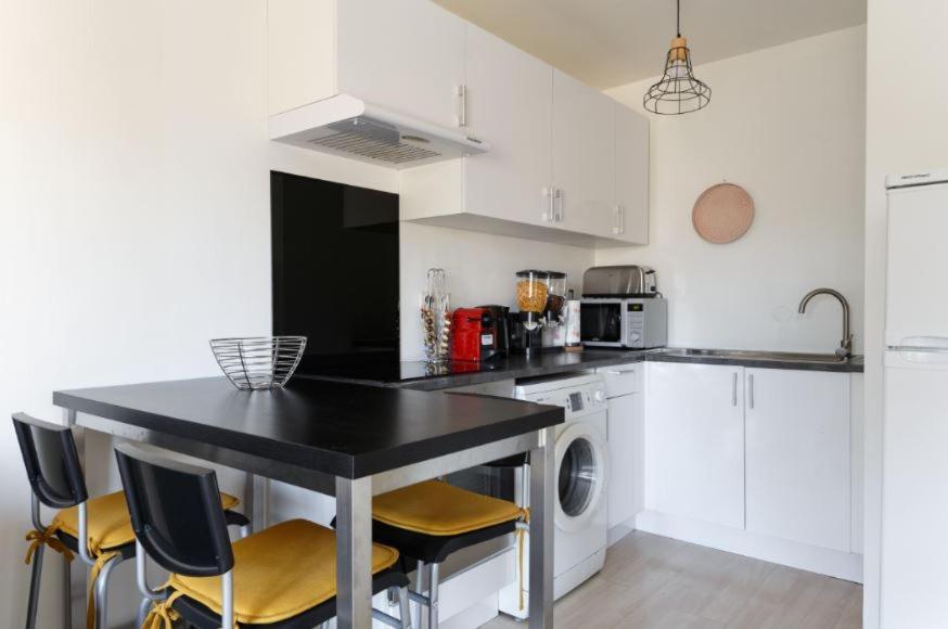 Appartement Cozy: 10/15 Min Des Champs Elysee ซัคทรูวิลล์ ภายนอก รูปภาพ